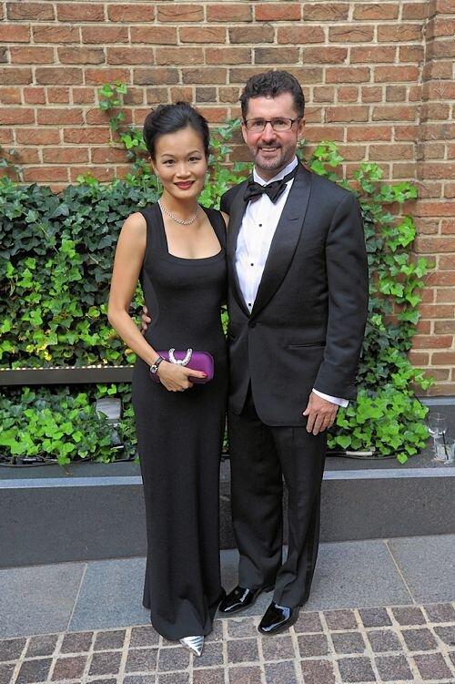Μπιλ Μπέντερ και σύζυγος Βίβιαν Φανγκ